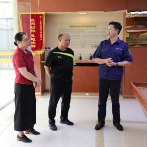 廣西機(jī)構(gòu)編制委員會辦公室綜合處顏粉玲調(diào)研員就校企合作、企業(yè)用工情況到我司調(diào)研 ... ...