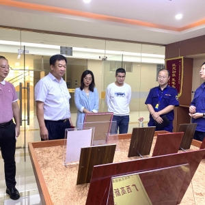 南寧市市監(jiān)局執(zhí)法部門蒞臨集團(tuán)開展執(zhí)法打假幫扶活動